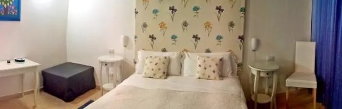 La Jacaranda Vendégház *