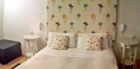 La Jacaranda Guest house *