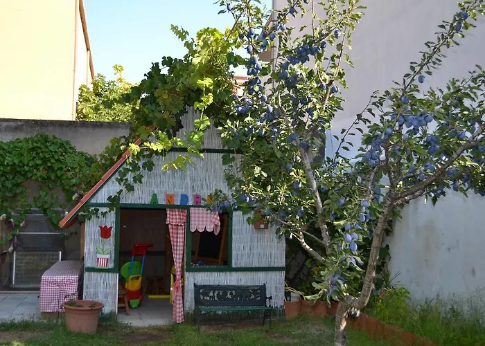 Pensionat La Jacaranda SantʼAntìoco